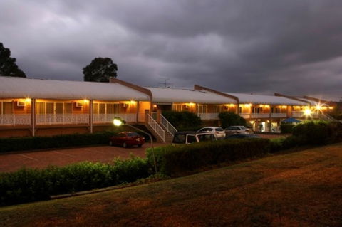 The Hermitage Motel - Campbelltown - Accommodation Sunshine Coast 2