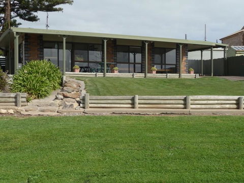 The Hideaway - Accommodation Sunshine Coast 2