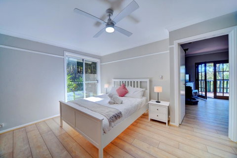 The Hillside Cottage - Accommodation Sunshine Coast 3