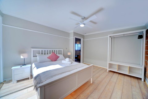 The Hillside Cottage - Accommodation Sunshine Coast 2