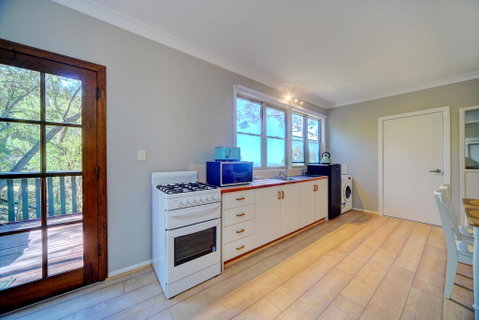 The Hillside Cottage - Accommodation Sunshine Coast 1