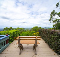 The Hillside House - Accommodation Sunshine Coast