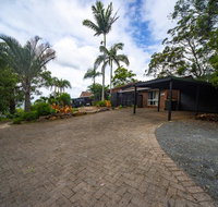 The Hillside Villa - Accommodation Sunshine Coast