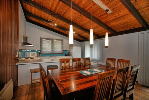 The Lakefront 69 Townsend Street - Accommodation Sunshine Coast 0