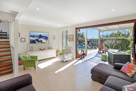 The Lighthouse, Noosa Hill - Accommodation Sunshine Coast 2