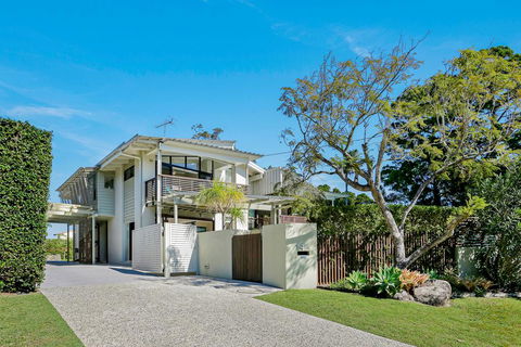 The Lighthouse, Noosa Hill - Accommodation Sunshine Coast 1
