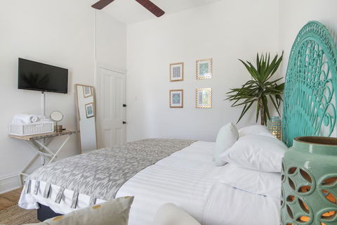 The Local Hotel - Accommodation Sunshine Coast 3