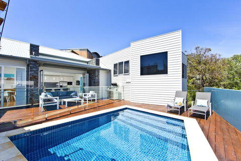 The Lookout - Ultra Modern And Luxurious - Accommodation Sunshine Coast 1