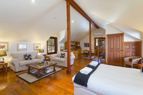 The Mews Studio - Accommodation Sunshine Coast 1