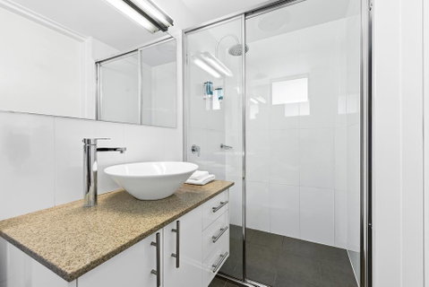The Mid Pacific - Accommodation Sunshine Coast 3