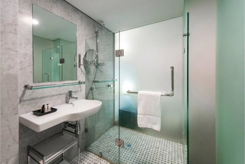 The Nest - Spacious Studio On Newcastle St With Roof Terrace - Accommodation Sunshine Coast 2