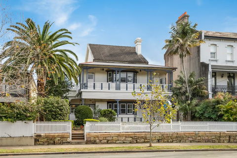 The North Shore Hotel - Accommodation Sunshine Coast 0