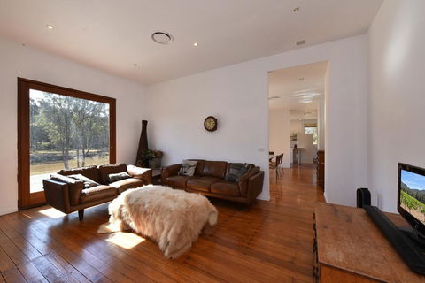 The Parson's Vineyard Retreat - Get Amongst The Vineyards In A Historic Home - Accommodation Sunshine Coast 2
