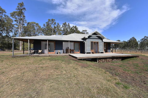 The Parson's Vineyard Retreat - Get Amongst The Vineyards In A Historic Home - Accommodation Sunshine Coast 3