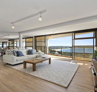 The Penthouse  Point Cartwright - INSTANT HOTEL WINNER 2019 - Accommodation Sunshine Coast