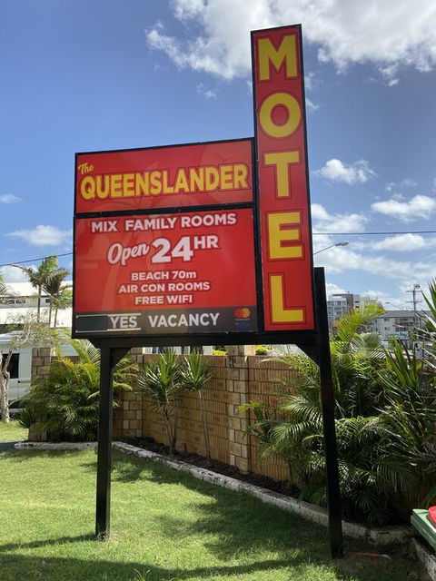 THE QUEENSLANDER MOTEL - Accommodation Sunshine Coast 0