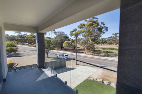 The Races Complex - Accommodation Sunshine Coast 2