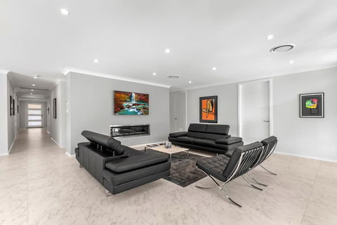 The Residence - Accommodation Sunshine Coast 3