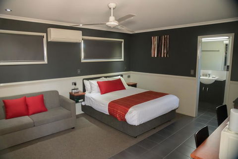 The Rocks Motel - Accommodation Sunshine Coast 1