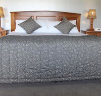 The Saltbush Motor Inn - Accommodation Sunshine Coast