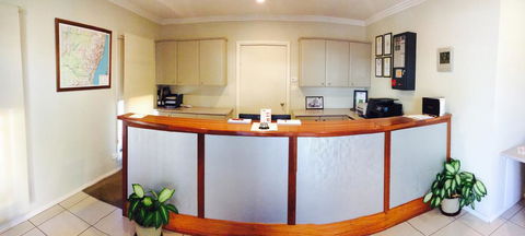 The Saltbush Motor Inn - Accommodation Sunshine Coast 1