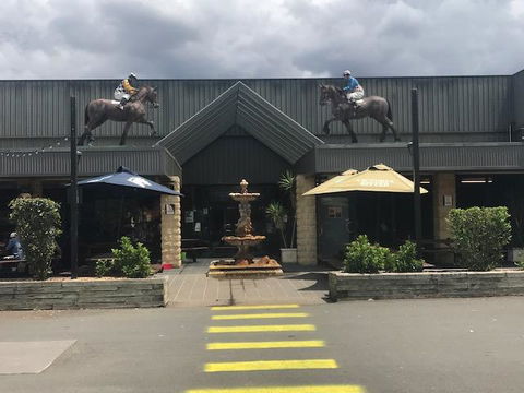 The Sportsman's Hotel - Accommodation Sunshine Coast 0