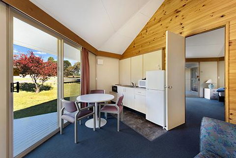 The Station Hotel - Accommodation Sunshine Coast 2