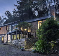 The Stone on the Hill - 3 bedroom house - Accommodation Sunshine Coast