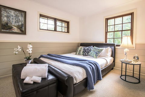 The Stone On The Hill - 3 Bedroom House - Accommodation Sunshine Coast 3