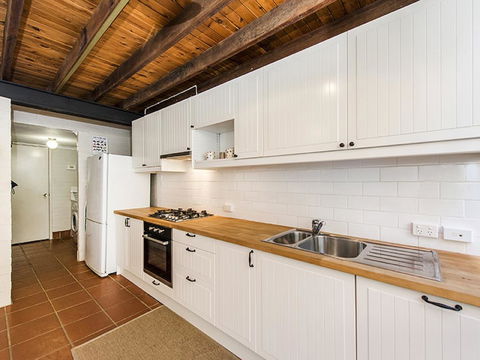 The Tannery - 2 Bedroom Converted Warehouse - Accommodation Sunshine Coast 3