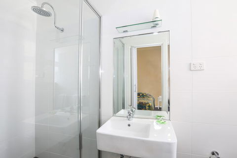 The Union Club Hotel - Accommodation Sunshine Coast 3