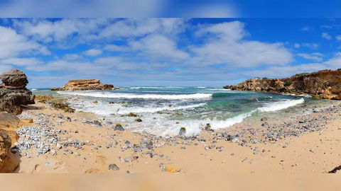 The Victoria Hotel - Accommodation Sunshine Coast 2