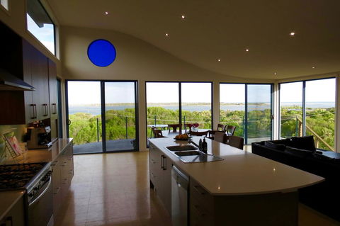 The Wave Oasis SC B&B - Accommodation Sunshine Coast 2