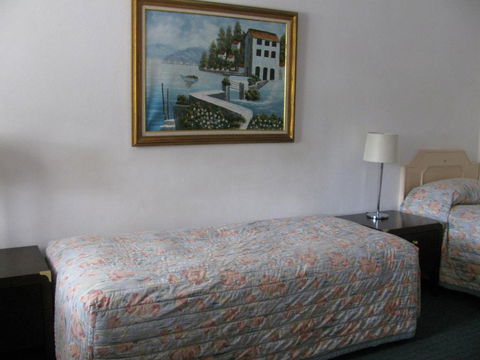 The Wayfarer Motel - Accommodation Sunshine Coast 3