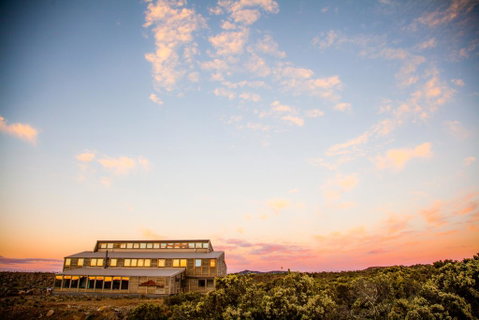Thousand Lakes Lodge - Accommodation Sunshine Coast 0