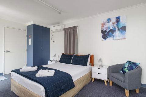 Tin Can Bay's Sleepy Lagoon Motel - Accommodation Sunshine Coast 3