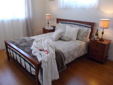 Tinaroo Sunset Retreat - Accommodation Sunshine Coast 3