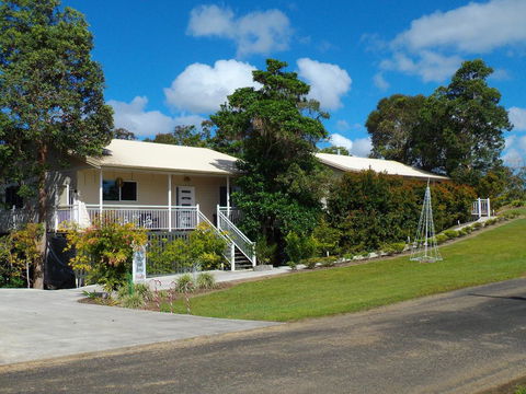 Tinaroo Sunset Retreat - Accommodation Sunshine Coast 0
