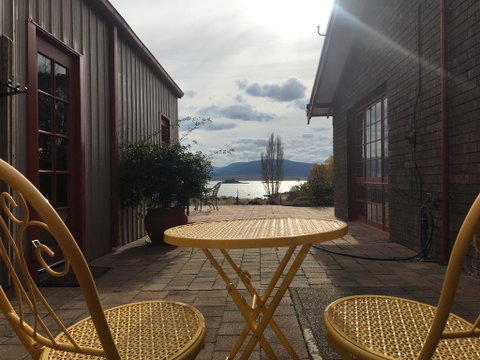 Tinder Lodge Studio - Accommodation Sunshine Coast 3