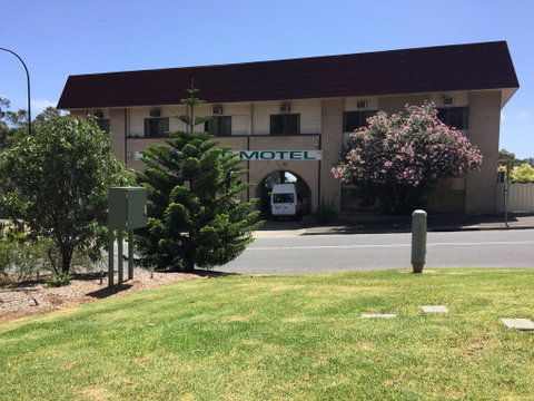 Tollgate Motel - Accommodation Sunshine Coast 0