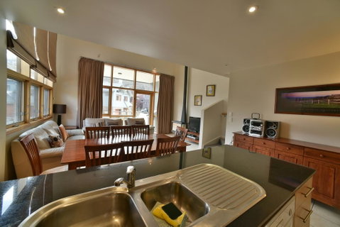 Tomarlin Views 1 - Accommodation Sunshine Coast 2