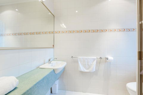 Tonsley Hotel - Accommodation Sunshine Coast 2