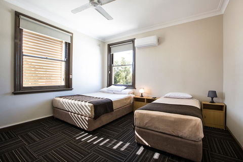 Toongabbie Hotel - Accommodation Sunshine Coast 1
