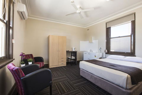 Toongabbie Hotel - Accommodation Sunshine Coast 2