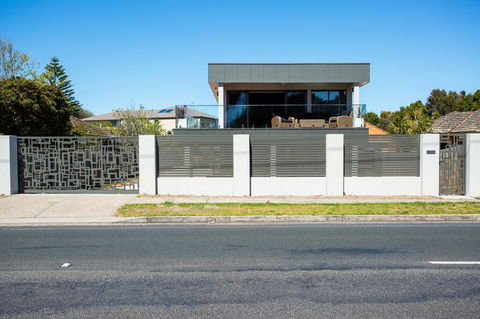Top Class Beachfront Tootgarook - Accommodation Sunshine Coast 1