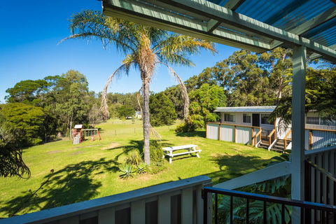 Top Of The Lake Holiday Units - Accommodation Sunshine Coast 3
