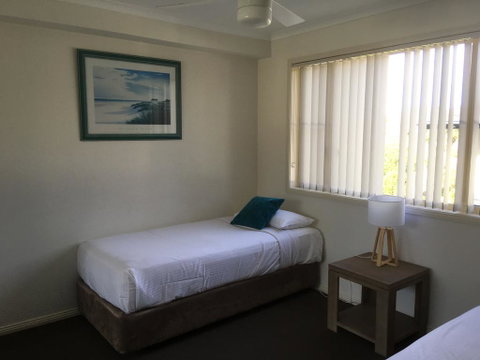 Town Beach Beachcomber Resort - Accommodation Sunshine Coast 2