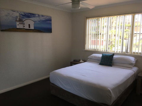 Town Beach Beachcomber Resort - Accommodation Sunshine Coast 3