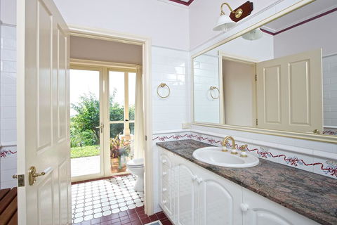 Tranquill Garden Hideaway - Accommodation Sunshine Coast 3