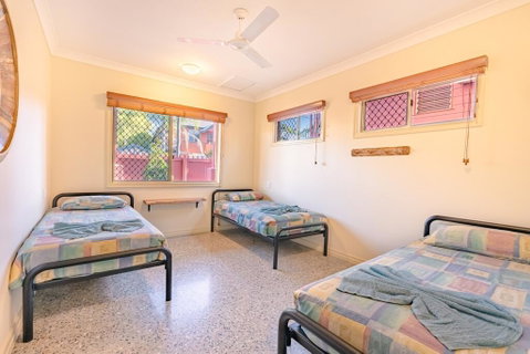 Travellers Oasis - Accommodation Sunshine Coast 2